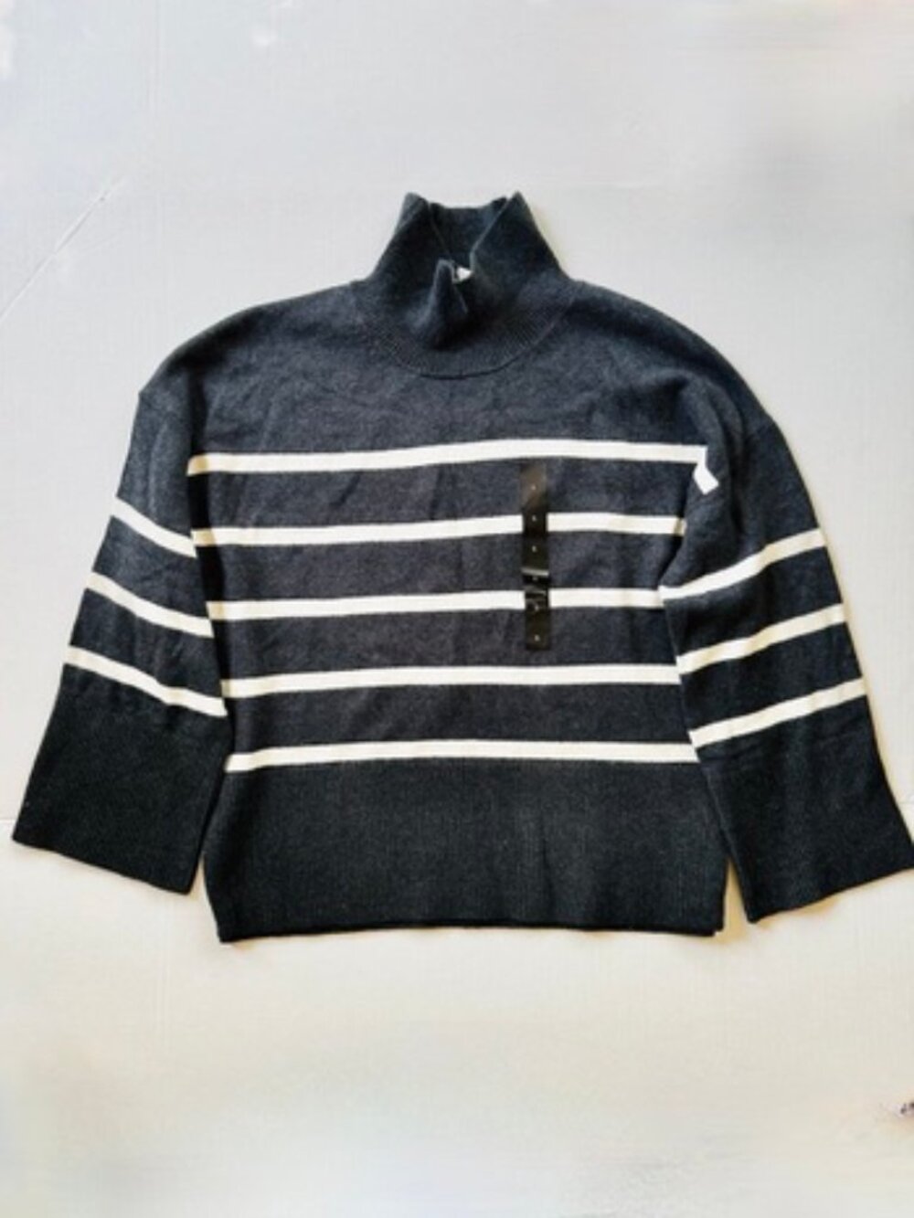 Banana Republic Factory Sweater - Charcoal Gray & Ivory Stripes - Size Large NEW